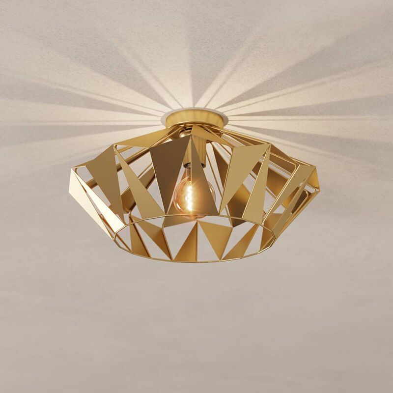 Plafon dourado de aço, Charmain