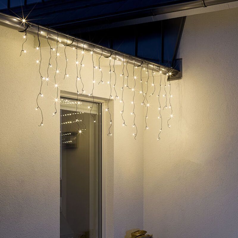 Iluminação em forma de pingente de gelo, 1200 cm de largura, 52 cm de altura, IP44, 360 LEDs. Iluminação em forma de pingente de gelo, 1200 cm de largura, 52 cm de altura, IP44, 360 LEDs.