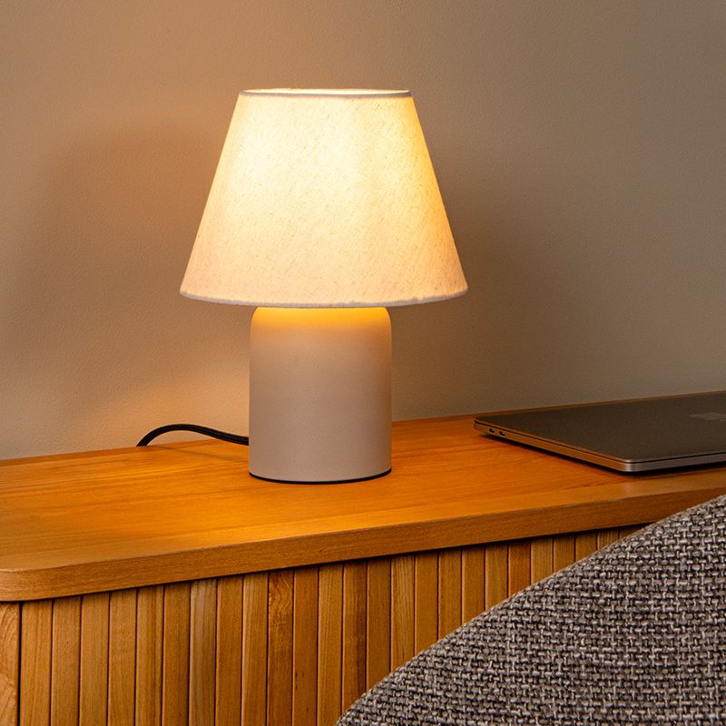 Candeeiro de mesa de cerâmica bege, Macia, com interruptor Candeeiro de mesa de cerâmica bege, Macia, com interruptor