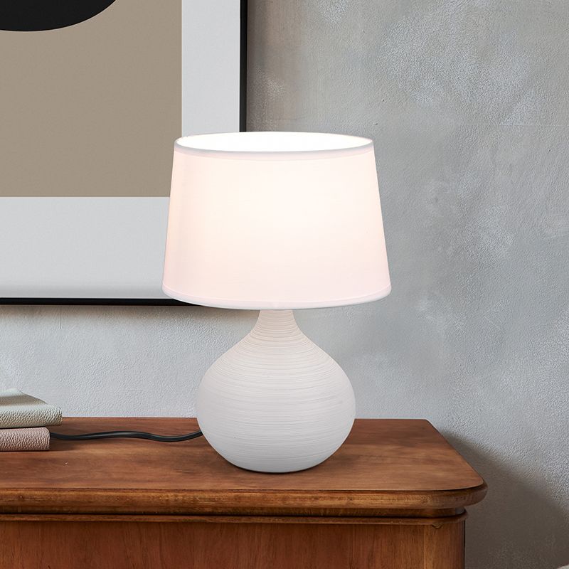 Candeeiro de mesa de cerâmica branco, Yesha, com interruptor