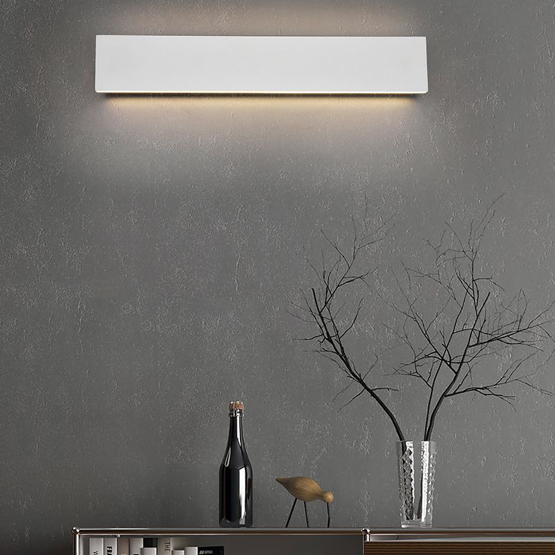 Candeeiro up down moderno branco, Coscon, 9W, LED 3000K Candeeiro up down moderno branco, Coscon, 9W, LED 3000K