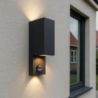 Candeeiro de parede exterior com sensor de movimento preto moderno, Corella, IP54