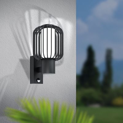Candeeiro de parede exterior com sensor de movimento preto de aço, Latife, IP44