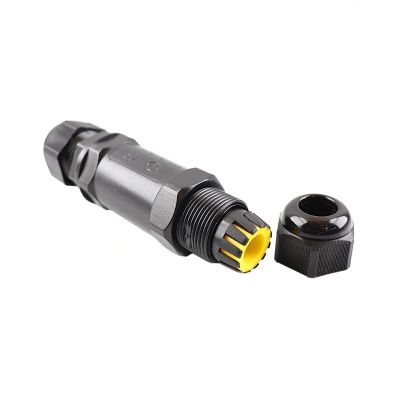 Conector de cabo preto à prova d'água IP68, máx. 3 x 1,5 mm